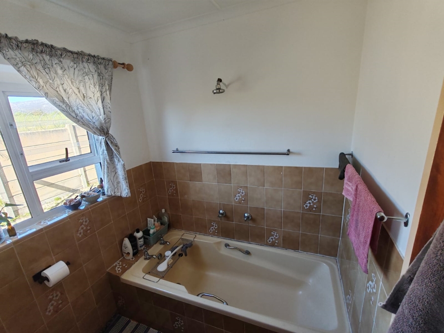 3 Bedroom Property for Sale in De Kelders Western Cape